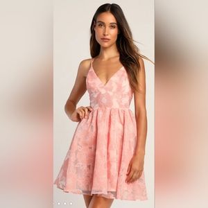 Lulu's Floral Feelings pink floral jacquard babydoll mini dress | Large | NWT